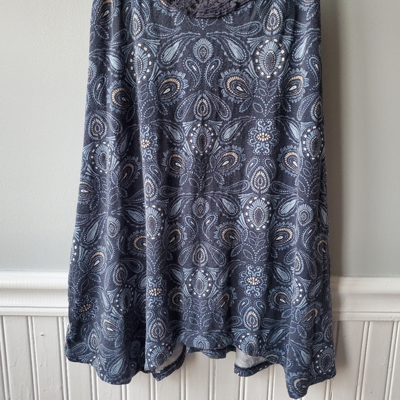 Crocheted Flowy Spaghetti Strap Racer Back Paisley Flower Print Top - Picture 6 of 12